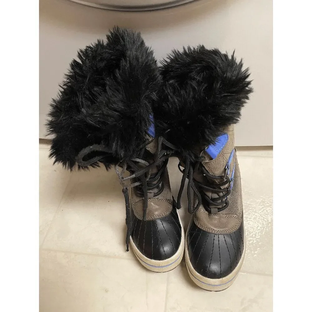 Target Girls Faux Fur Upper Lining Suede Leather Snow Boots Gray Black Sz 4